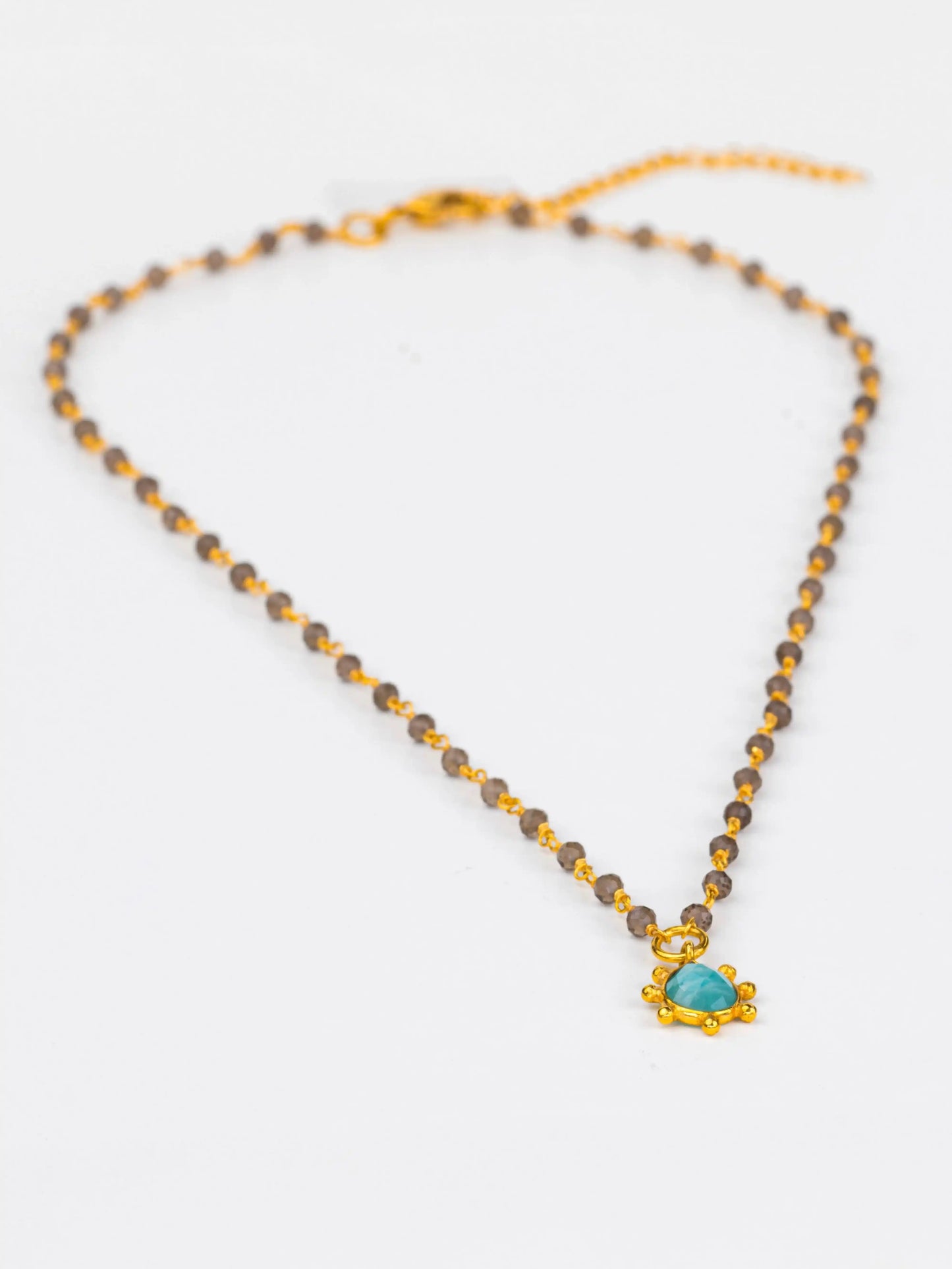 Collar de invierno con gota ovalada de Rosario